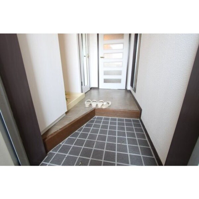 物件内観写真14　(玄関)