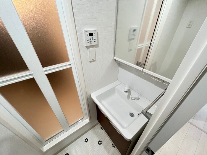 物件内観写真11　(洗面)