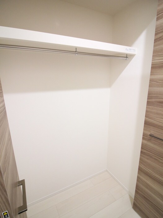 物件内観写真12　(収納)
