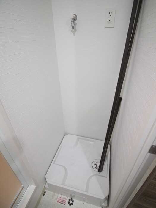 物件内観写真13　(洗濯機置場)