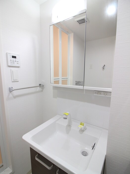 物件内観写真13　(洗面)