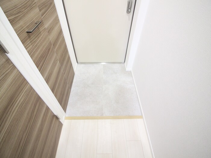 物件内観写真21　(玄関)