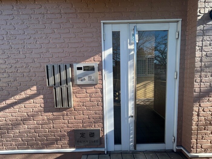 物件外観写真6　(エントランス部分)