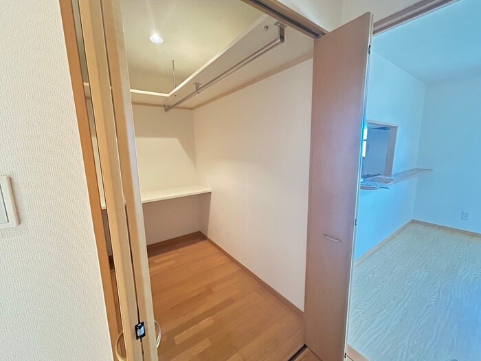 物件内観写真13　(収納)