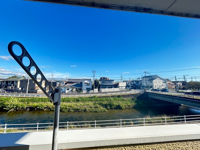 物件内観写真16　(室内からの展望)