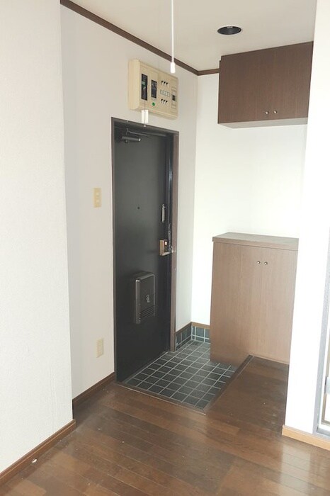 物件内観写真7　(玄関)