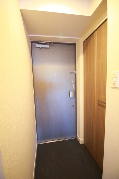 物件内観写真12　(玄関)