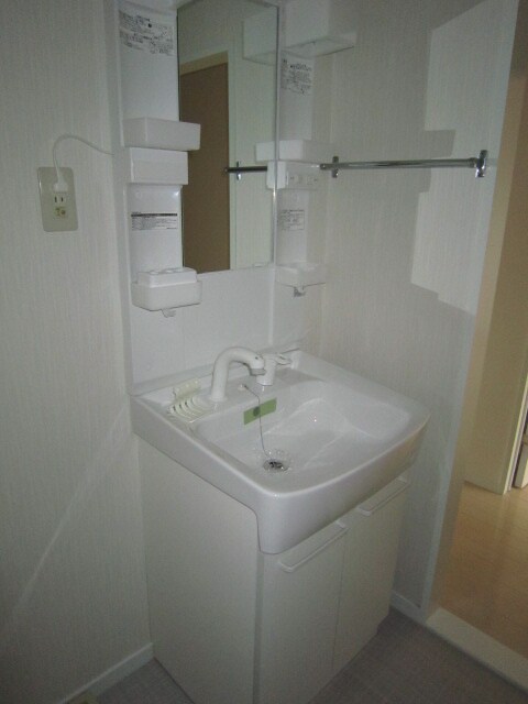 物件内観写真8　(洗面)