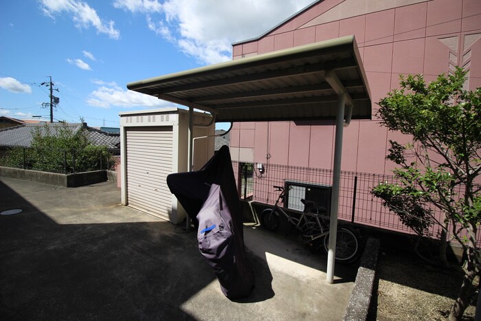 物件外観写真3　(駐輪場)