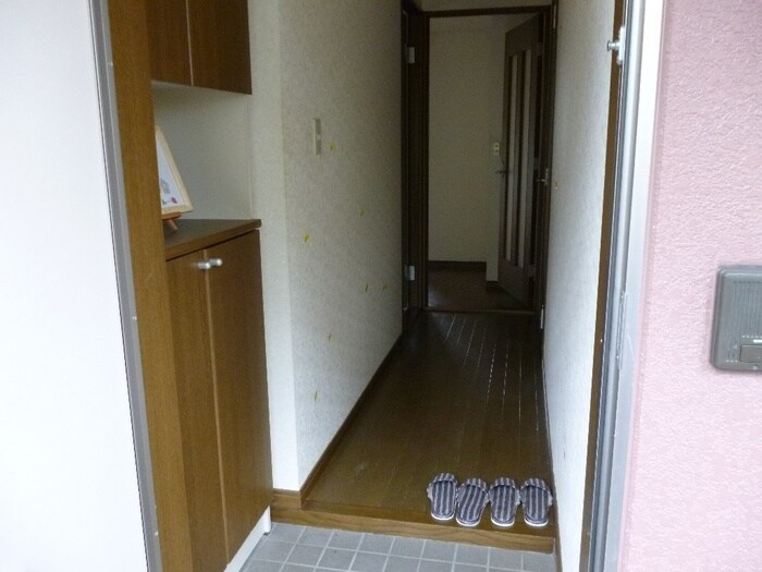 物件内観写真16　(玄関)