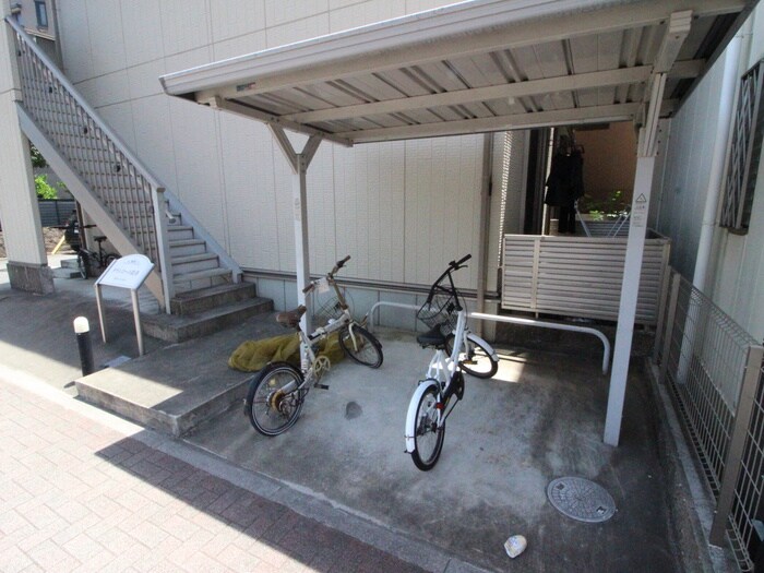 物件外観写真3　(駐輪場)