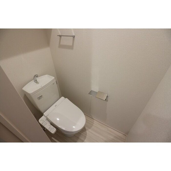 物件内観写真8　(トイレ)