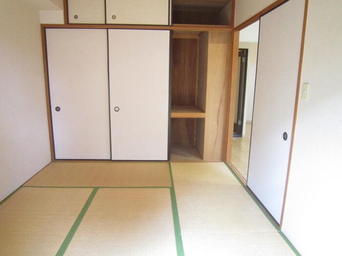 物件内観写真10　(居室)