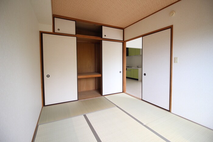 物件内観写真10　(居室)