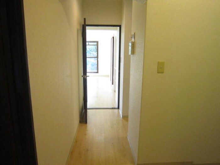物件内観写真22　(廊下)