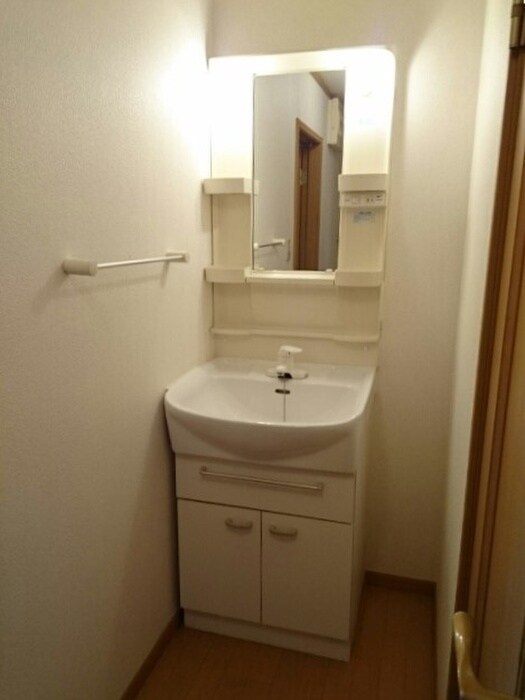 物件内観写真4　(洗面)