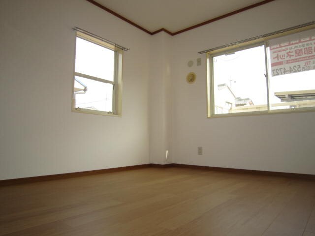 物件内観写真4　(居室)