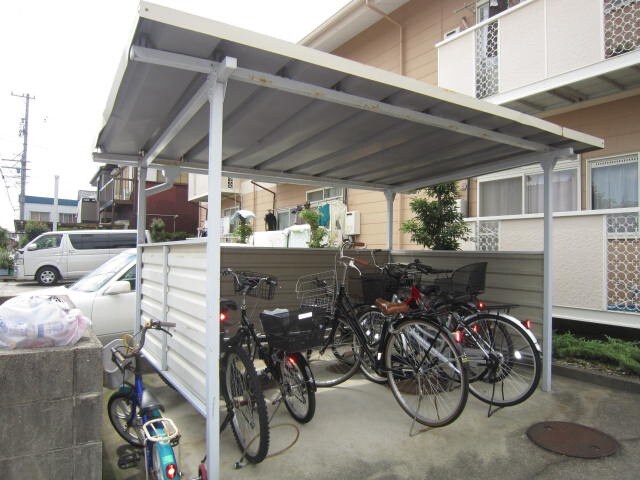物件外観写真3　(駐輪場)