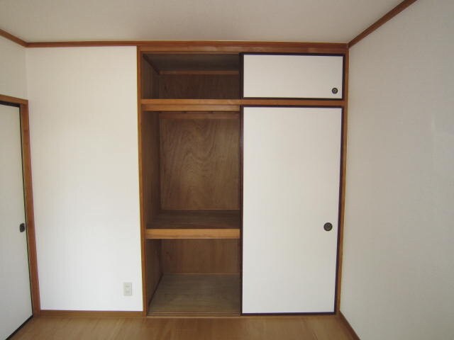 物件内観写真12　(収納)