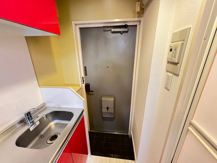 物件内観写真14　(玄関)