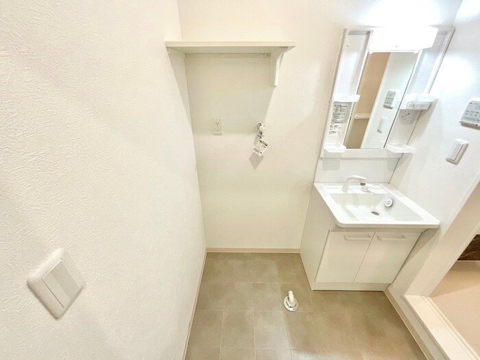 物件内観写真16　(洗濯機置場)