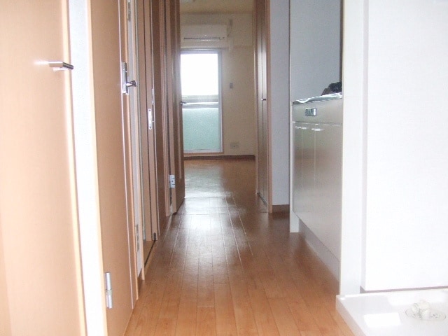 物件内観写真15　(廊下)