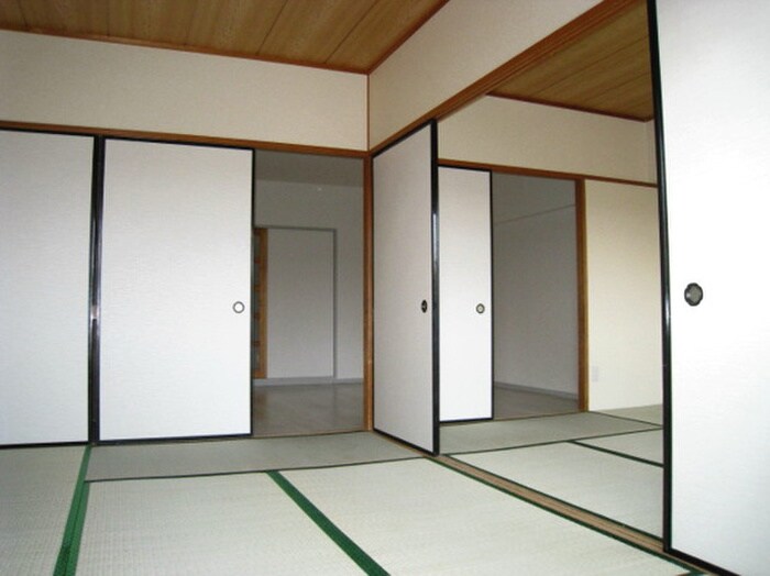 物件内観写真11　(居室)