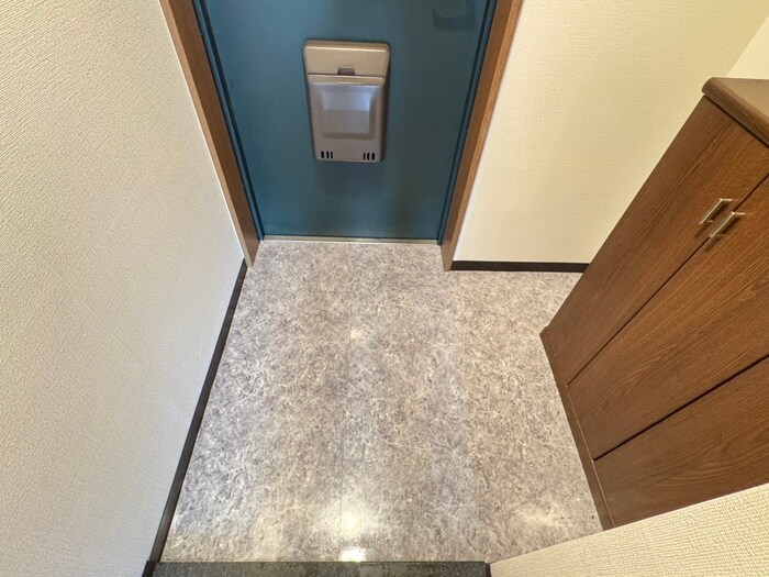 物件内観写真17　(玄関)