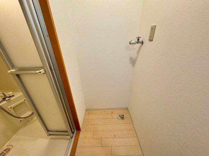 物件内観写真12　(洗濯機置場)