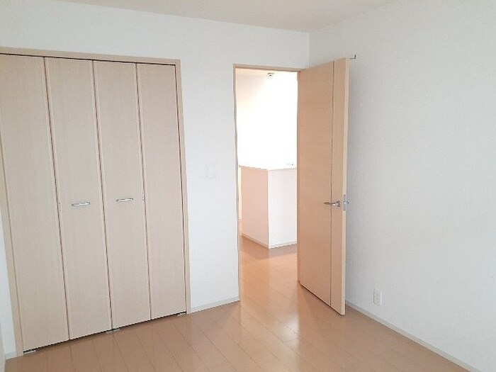 物件内観写真9　(居室)