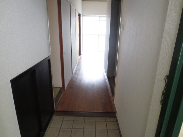 物件内観写真7　(玄関)