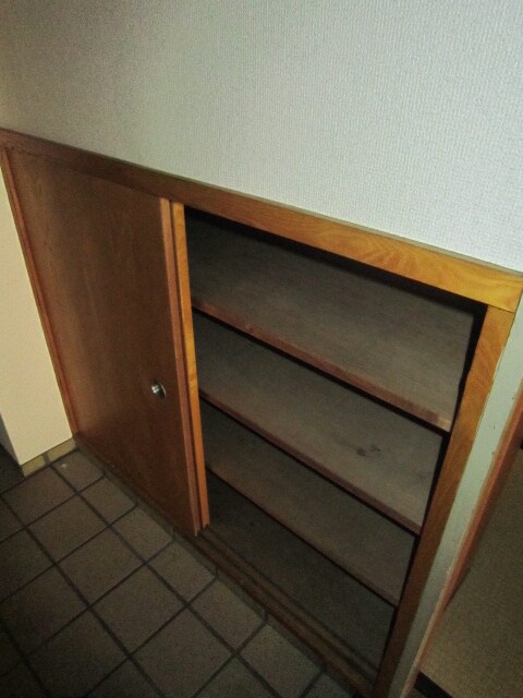 物件内観写真8　(靴箱)