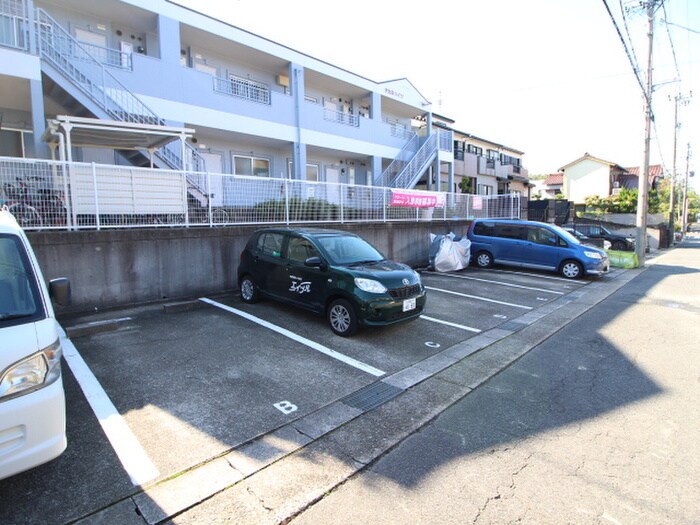 物件外観写真2　(駐車場)