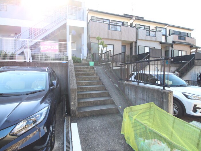 物件外観写真5　(エントランス部分)