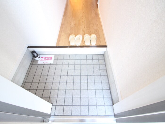 物件内観写真18　(玄関)