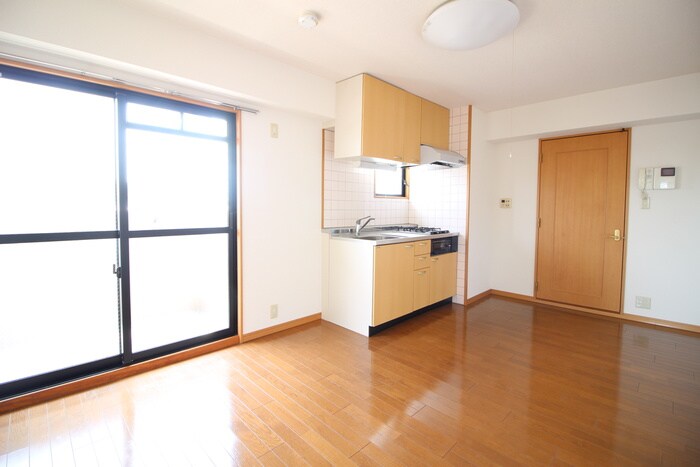 物件内観写真8　(居室)