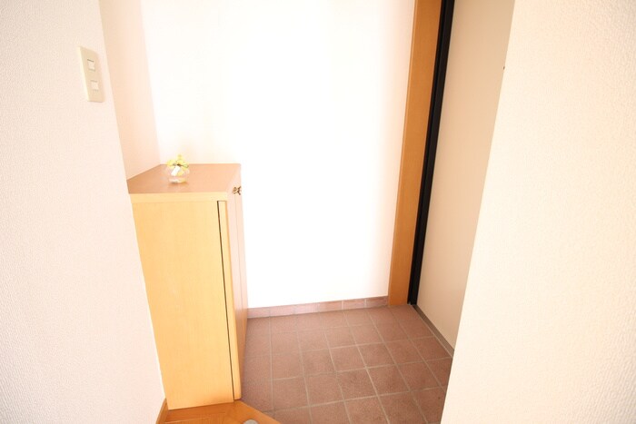 物件内観写真18　(玄関)