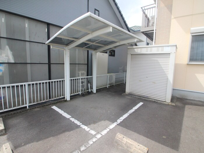 物件外観写真5　(駐輪場)