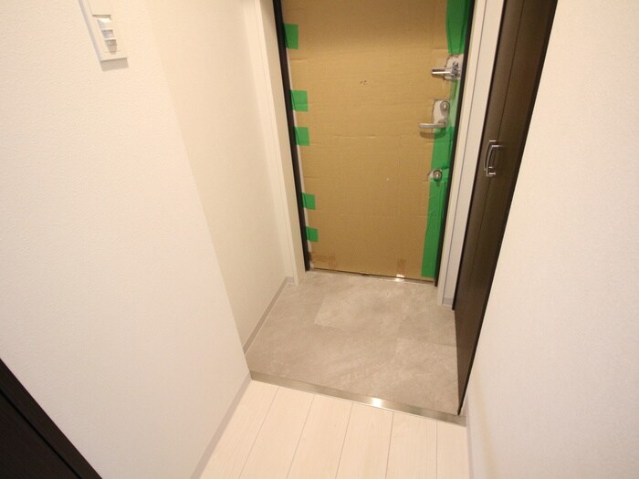 物件内観写真17　(玄関)