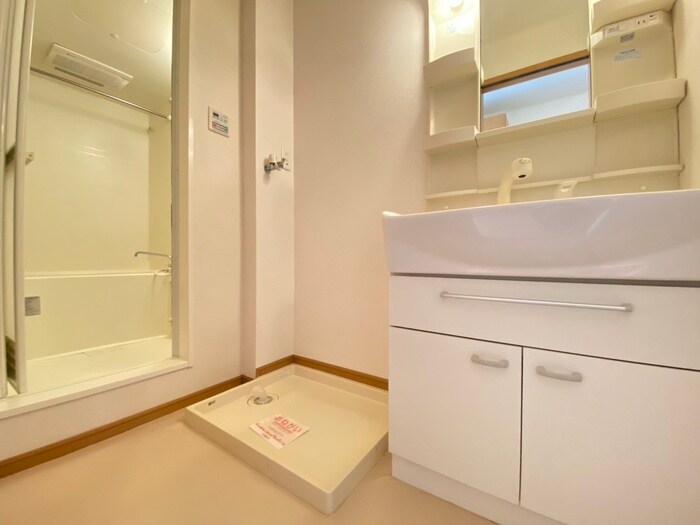 物件内観写真15　(洗濯機置場)