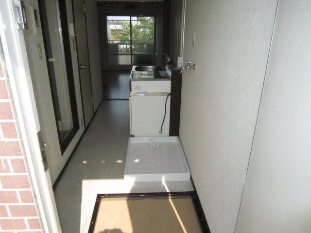 物件内観写真7　(玄関)