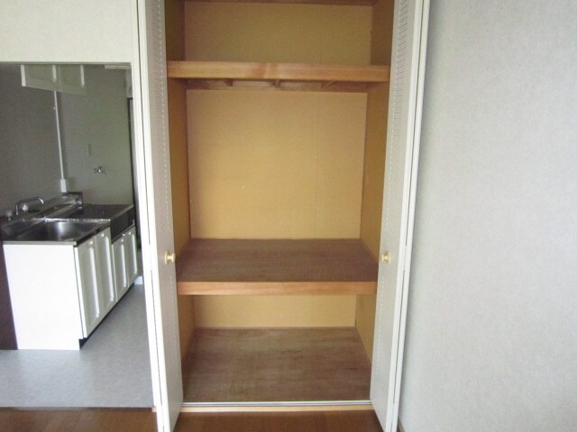 物件内観写真13　(収納)