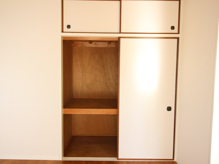 物件内観写真12　(収納)