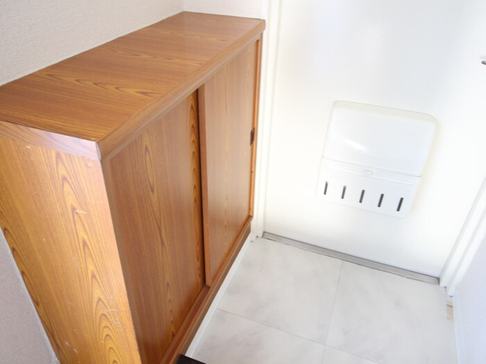 物件内観写真16　(玄関)