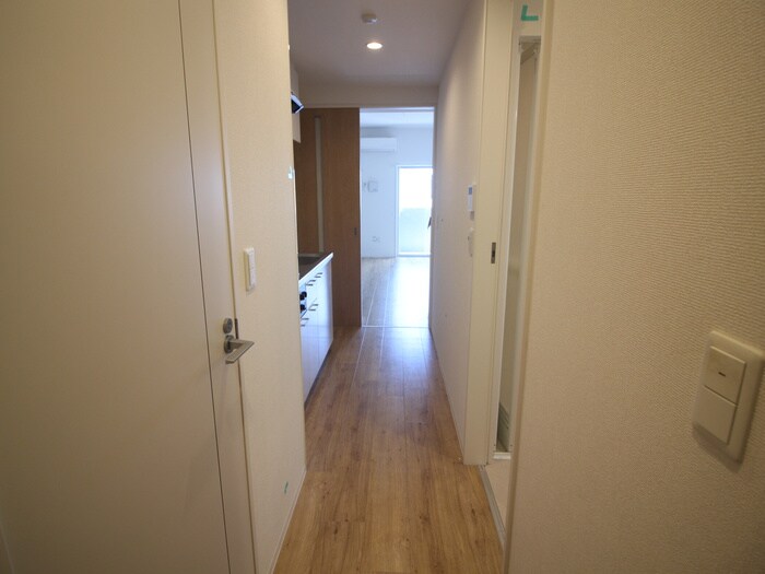 物件内観写真14　(廊下)