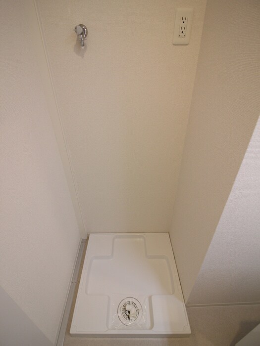 物件内観写真14　(洗濯機置場)