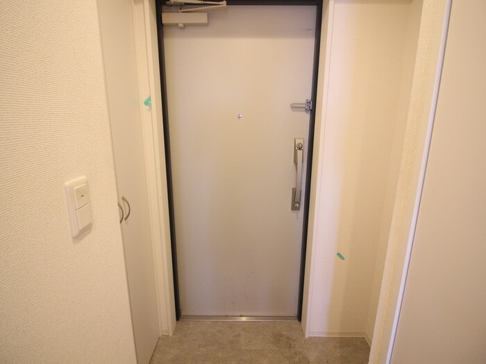 物件内観写真17　(玄関)