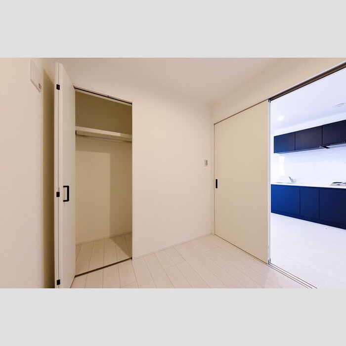 物件内観写真3　(収納)