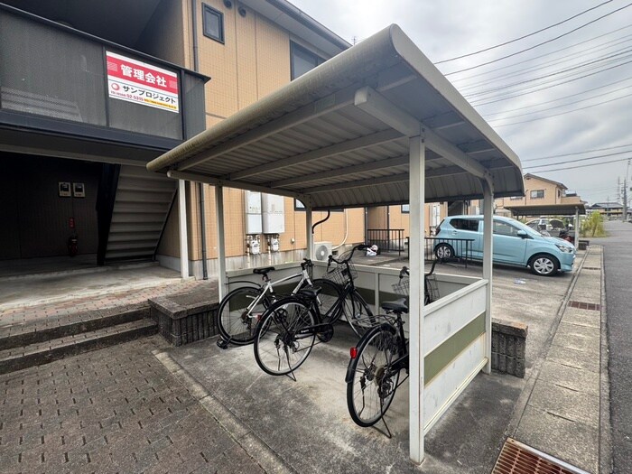 物件外観写真5　(駐輪場)