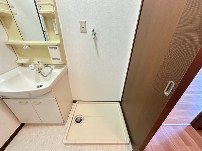 物件内観写真19　(洗濯機置場)